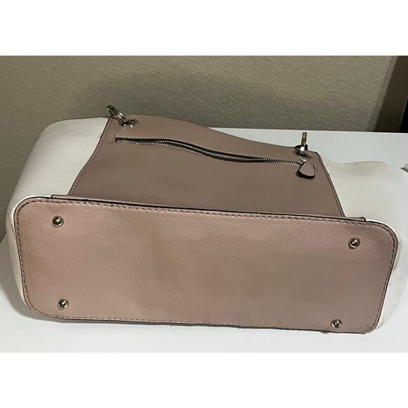 Guess Classic Y2K Beige & White tote with Black Straps and Charms. Travel, Work - Picture 5 of 10